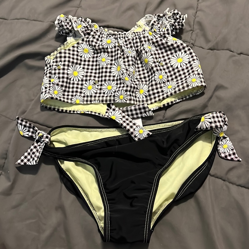 Size 10/12 kids bikinis